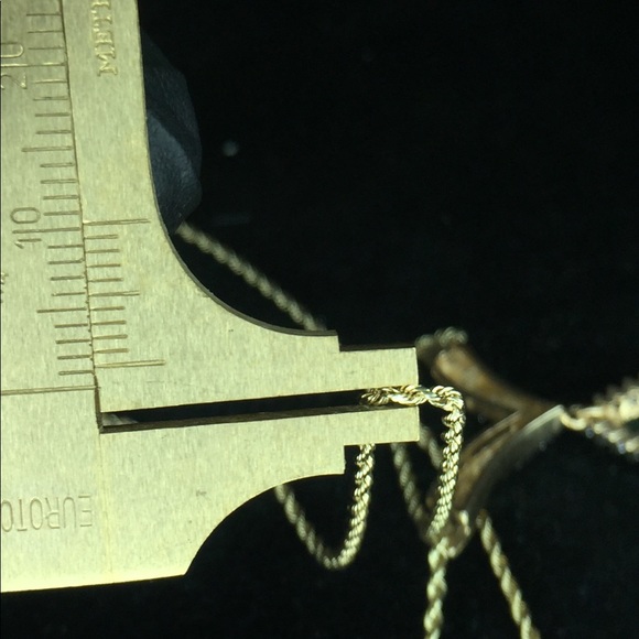 14ky emerald and diamond pendent - Picture 5 of 7